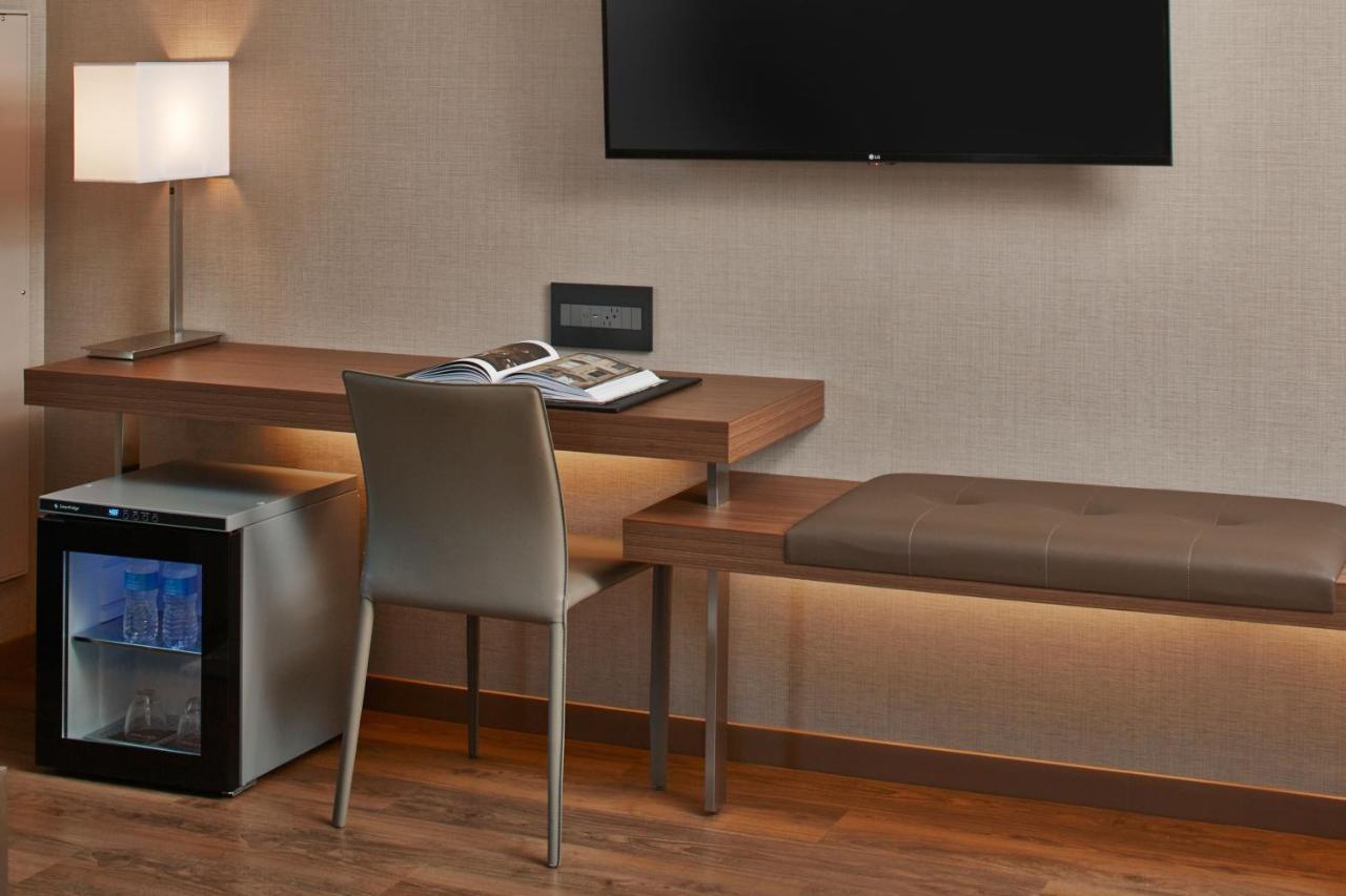Ac Hotel By Marriott Minneapolis Downtown Экстерьер фото
