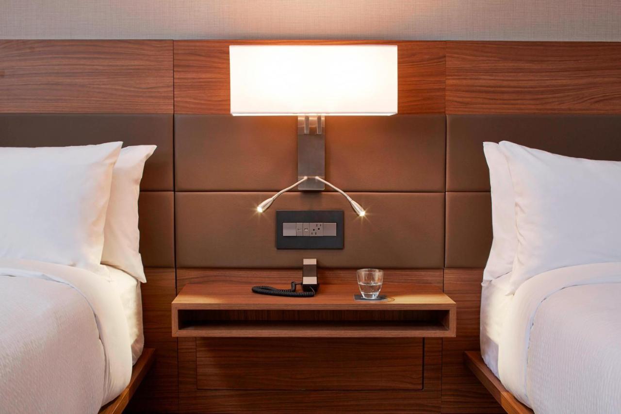 Ac Hotel By Marriott Minneapolis Downtown Экстерьер фото