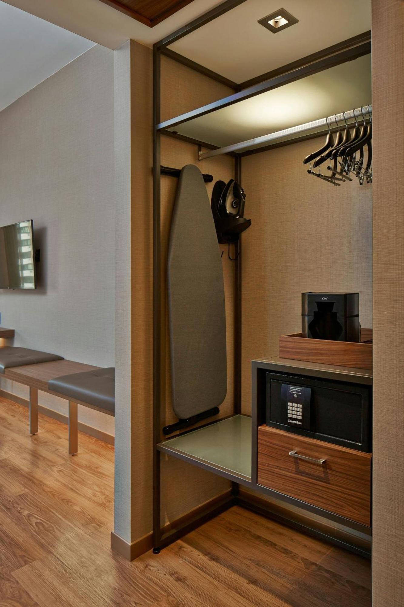 Ac Hotel By Marriott Minneapolis Downtown Экстерьер фото