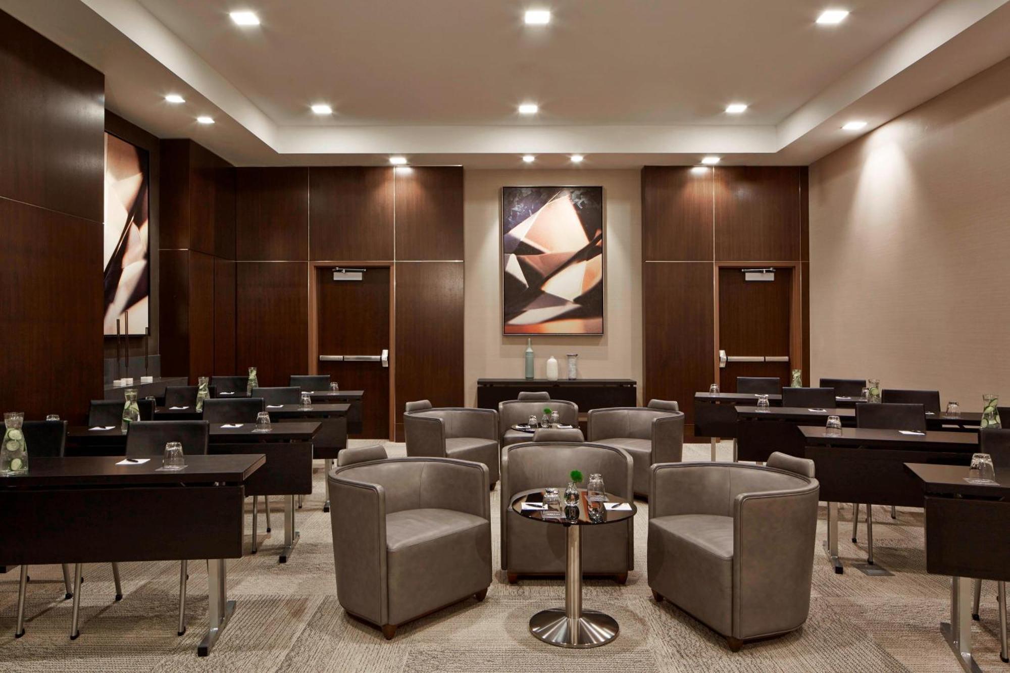 Ac Hotel By Marriott Minneapolis Downtown Экстерьер фото