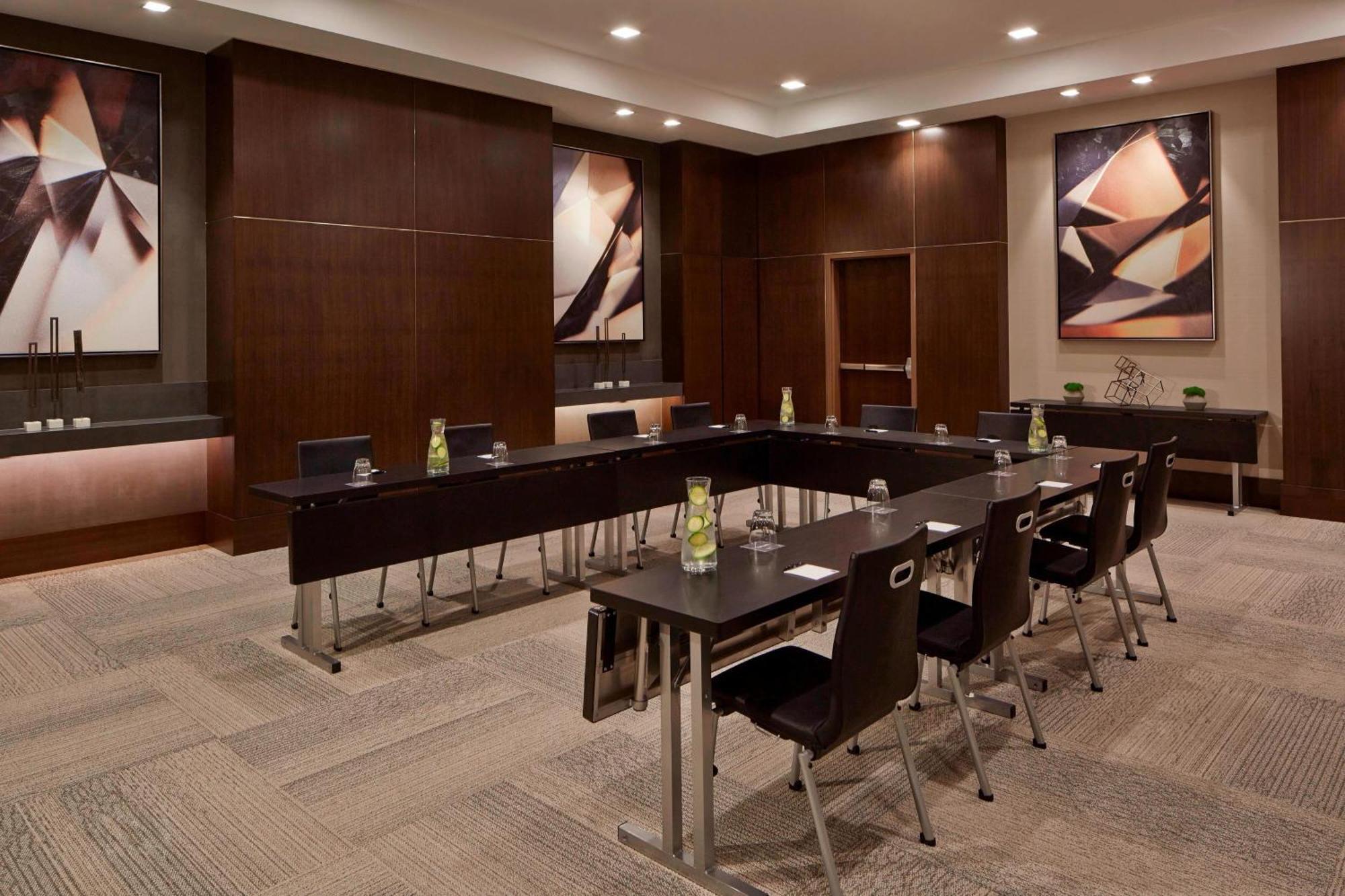 Ac Hotel By Marriott Minneapolis Downtown Экстерьер фото