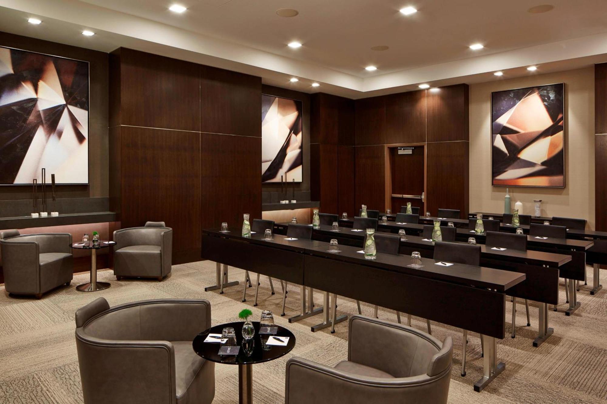 Ac Hotel By Marriott Minneapolis Downtown Экстерьер фото