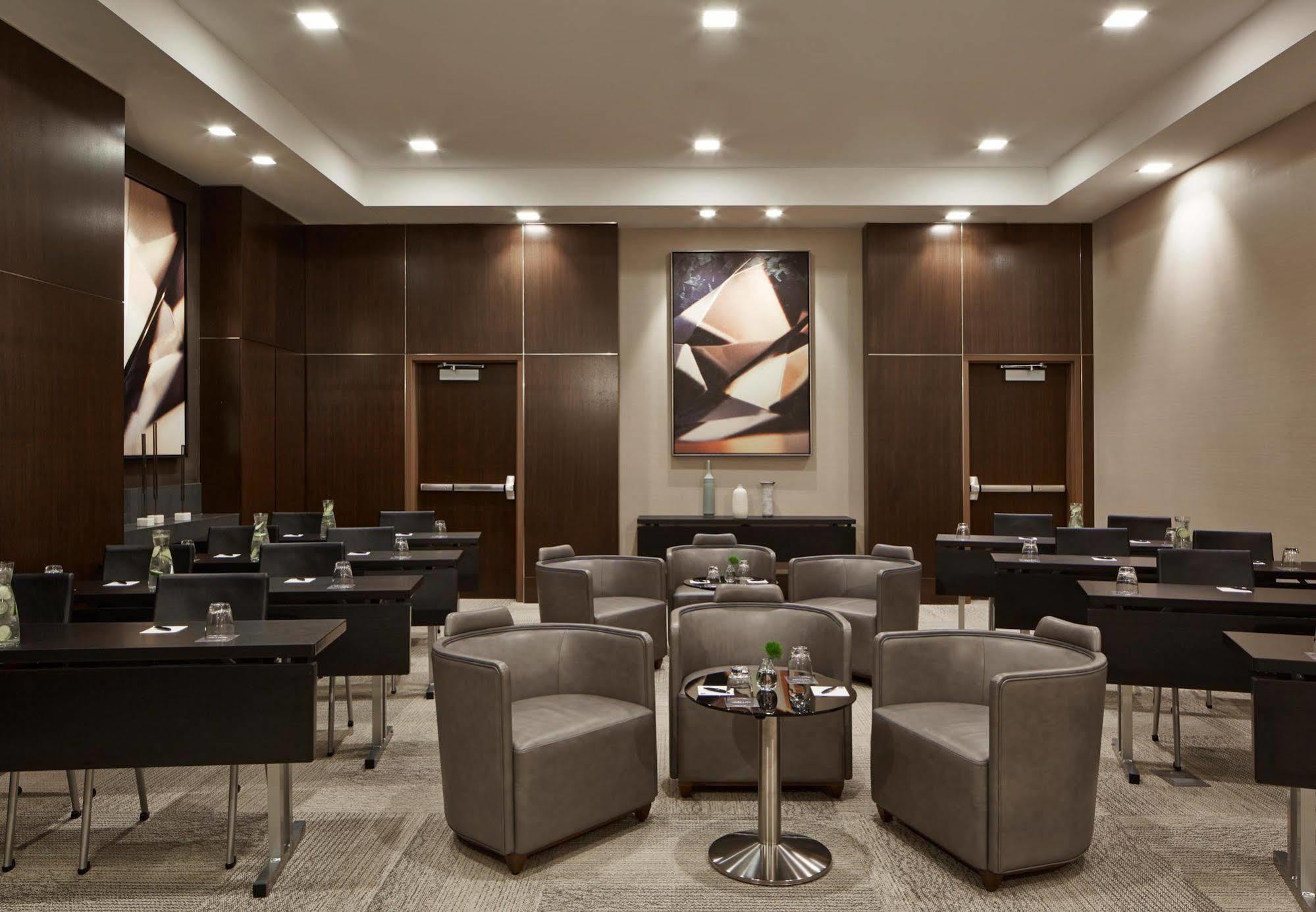 Ac Hotel By Marriott Minneapolis Downtown Экстерьер фото
