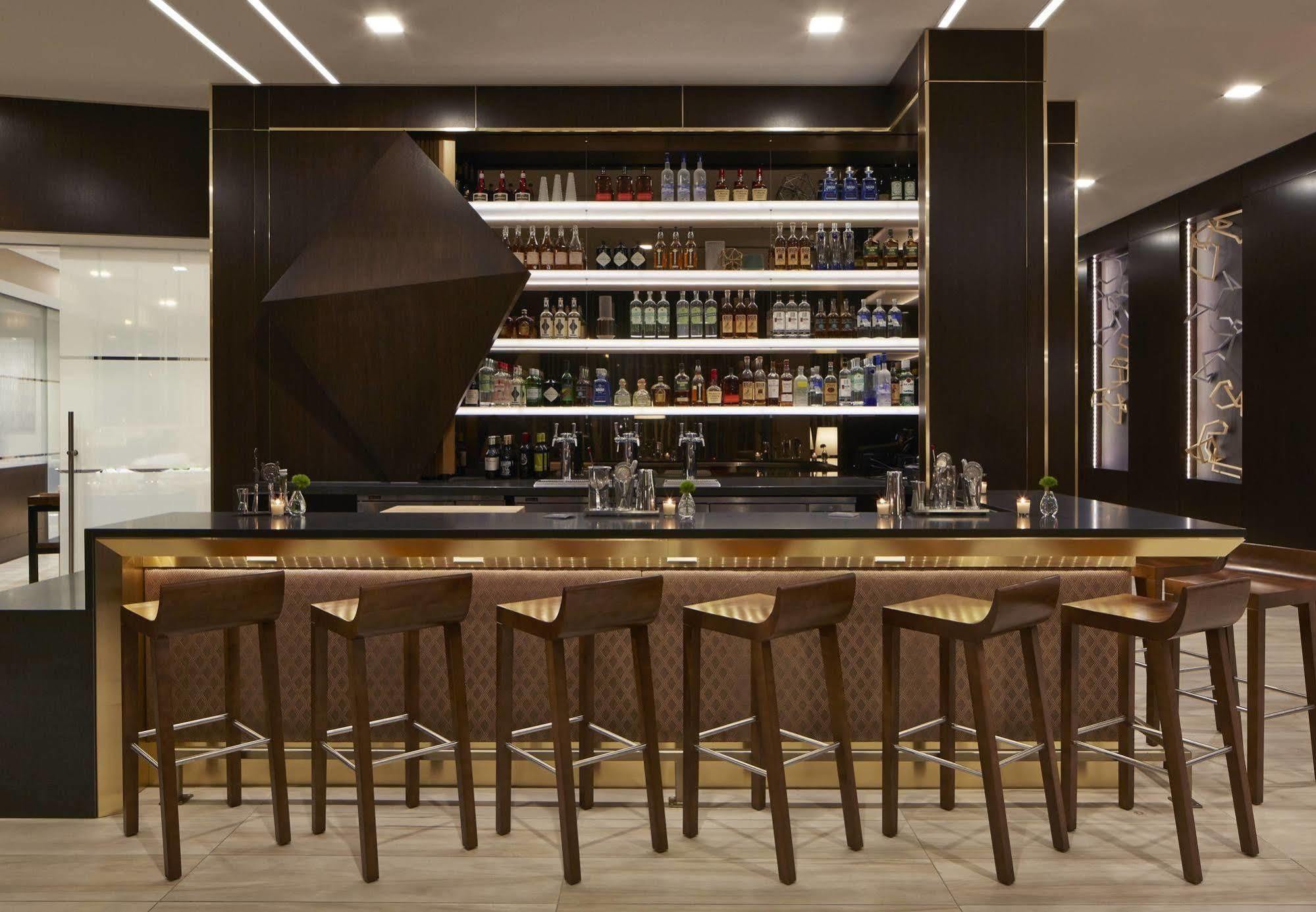 Ac Hotel By Marriott Minneapolis Downtown Экстерьер фото